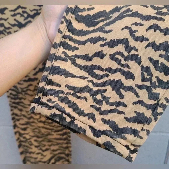 Good American | Good Waist Crop Tiger Print Jeans 15/33 NEW - Picture 7 of 15